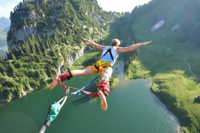 九游在线网页-罗德里刷新里程碑，波尔图半决赛力克多特蒙德，晋级概率达85％